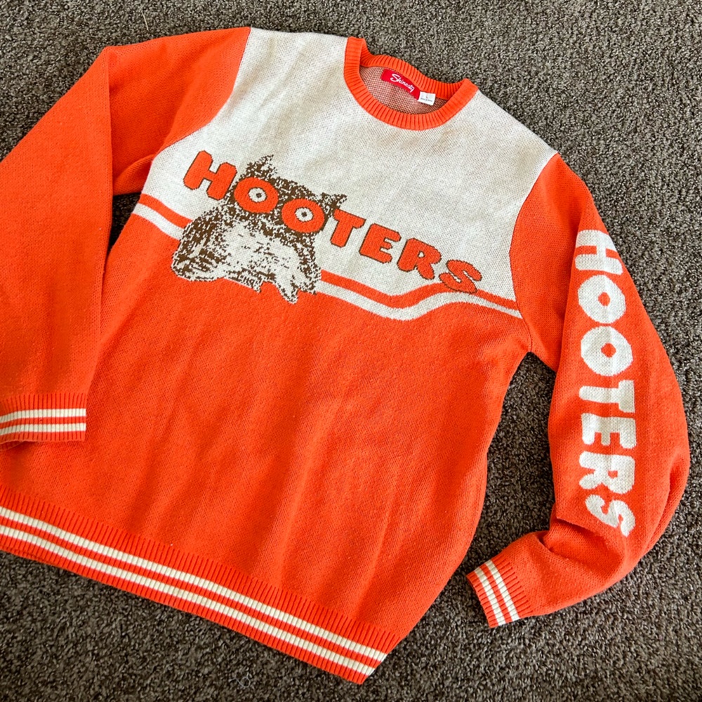 NWOT Hooter sweater